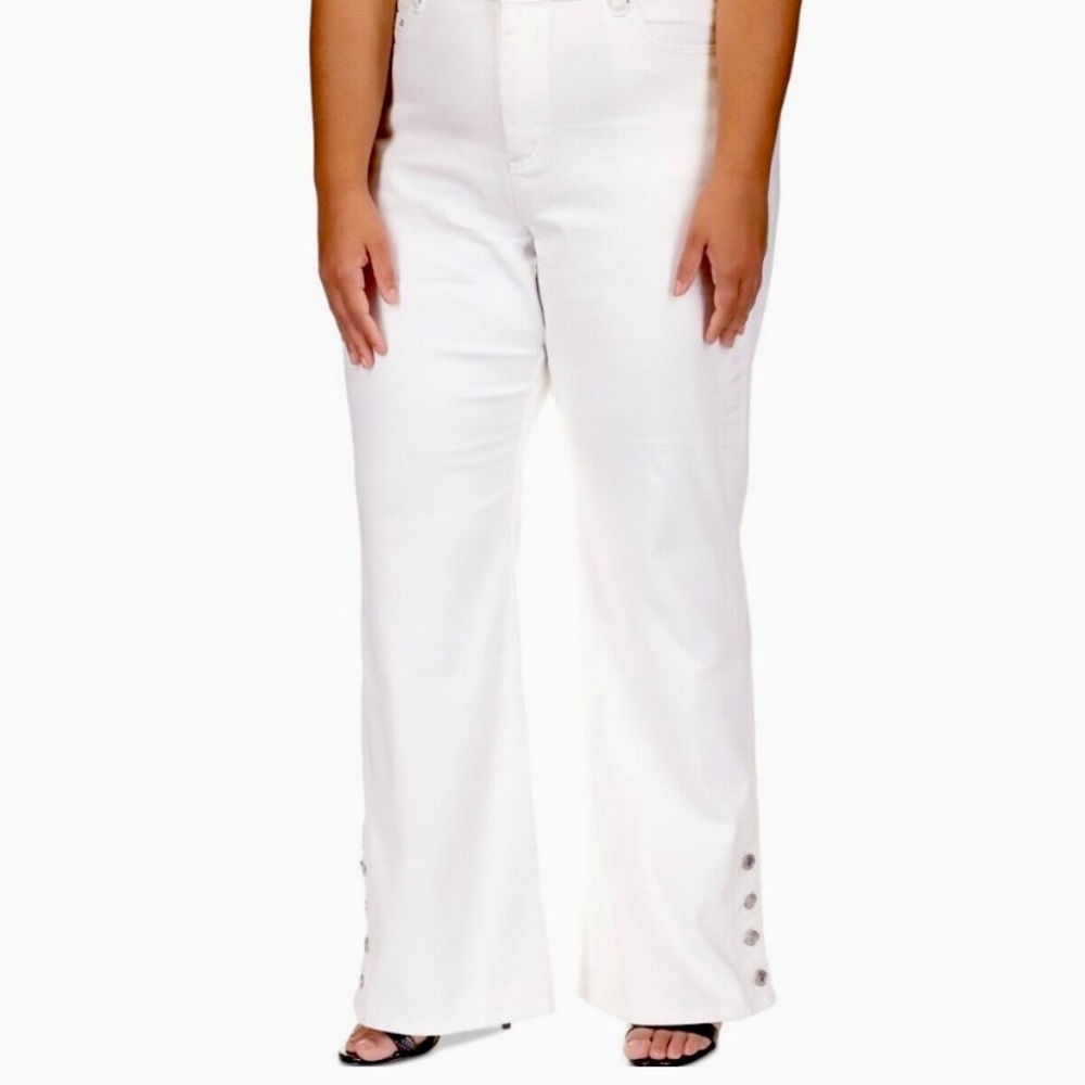 NWoT Michael Kors Women’s Plus Selma Shank ButtonHem Flare White Jeans, size 22W